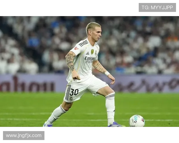 皇马后防伤病问题加剧，稳定性面临考验，对赛季走势形成制约